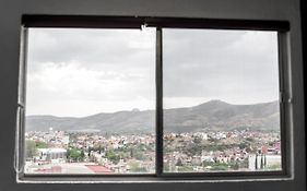 Depa Lulú zona hotelera, caseta de cobro a Silao
