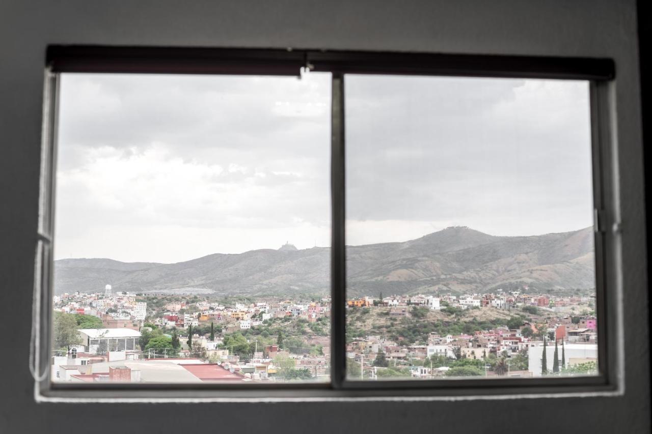 Depa Lulú zona hotelera, caseta de cobro a Silao Guanajuato Exterior foto